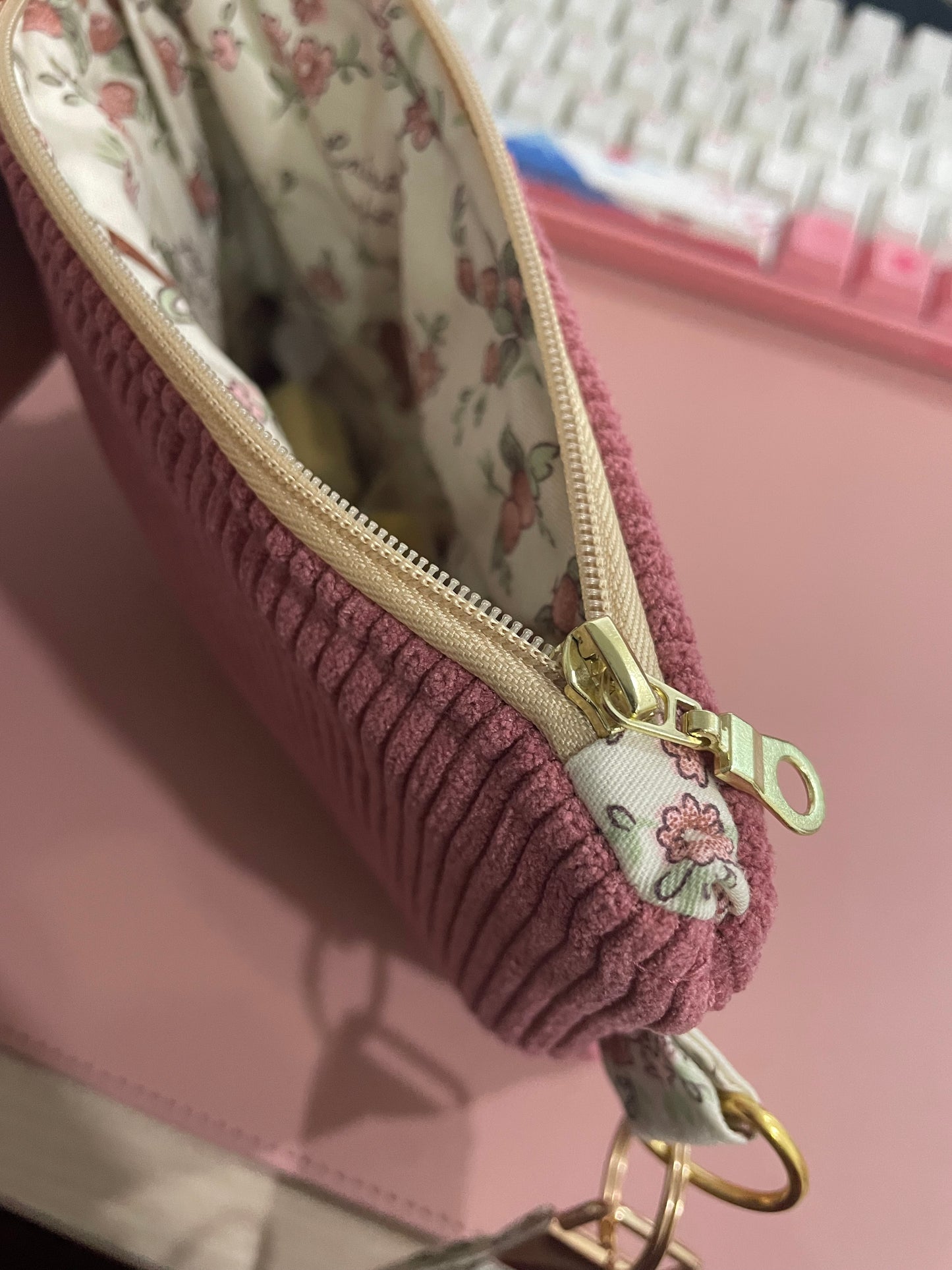 Medium Pochette in Pink Corduroy