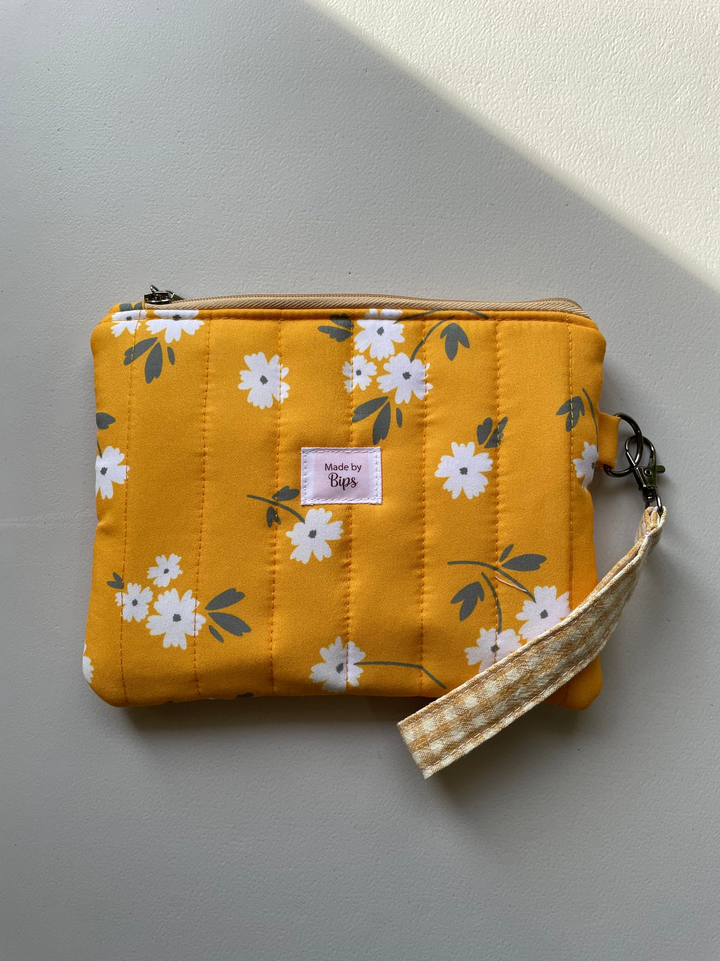 Medium Pochette in Y4