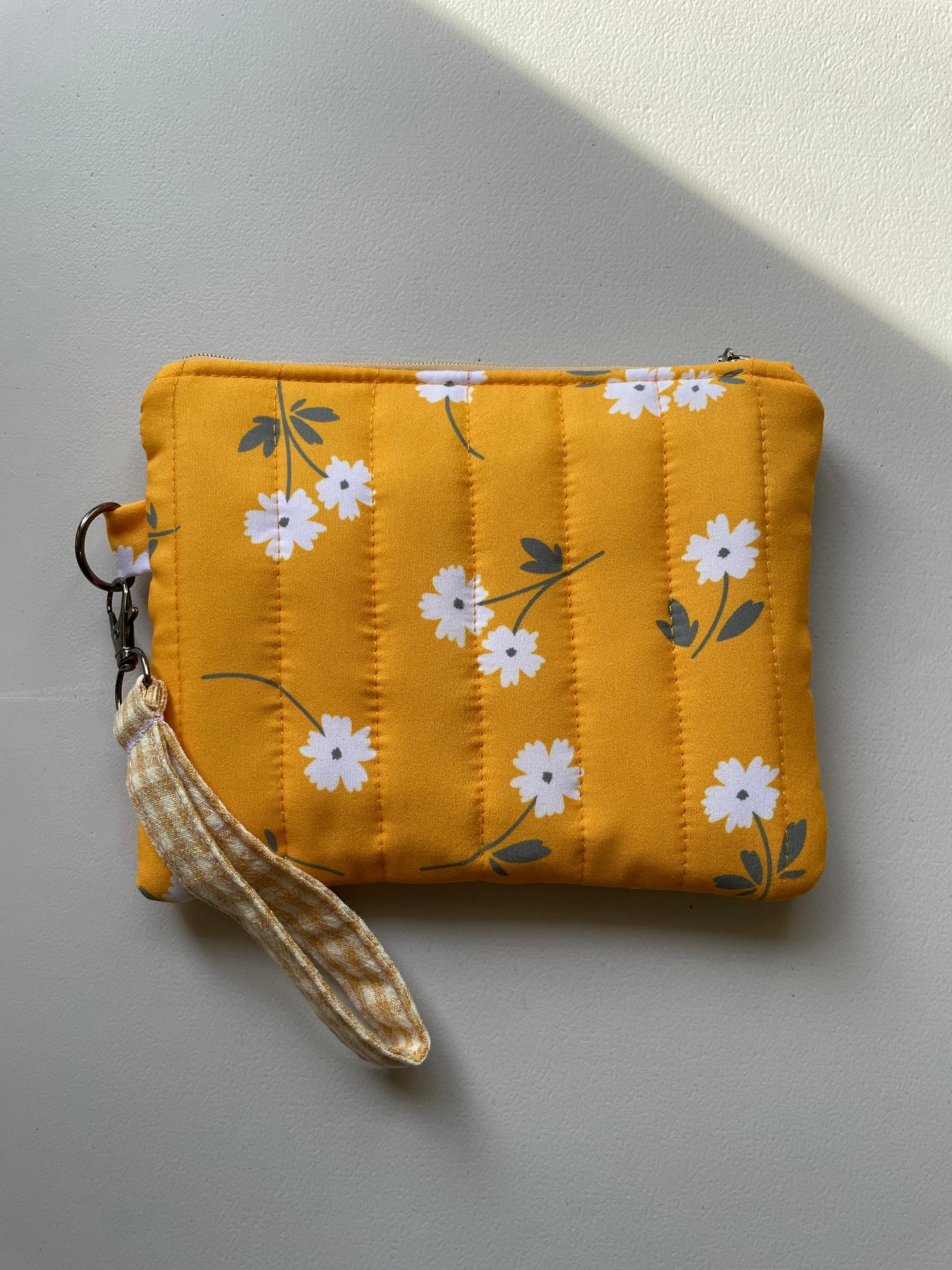 Medium Pochette in Y4