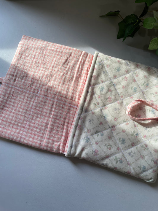11" Ipad Sleeve in Rhombus Flower
